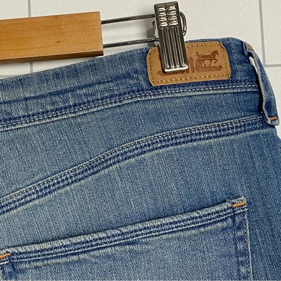 Levi's Jean Shorts Women's Size 14 W 32 Medium Wash Stretch Faded Denim Hi Rise - Picture 4 of 9